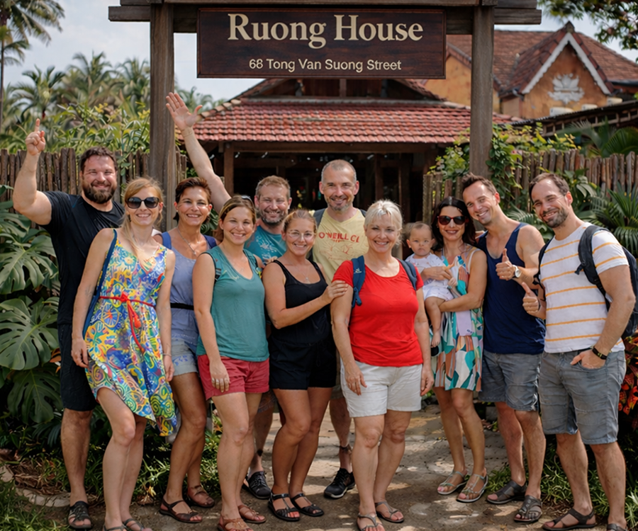 Group cooking class in Hoi An